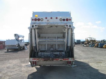 ./imagenes/557camiom de basura blanco 008.jpg